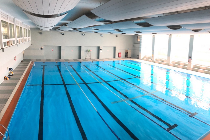 室內(nèi)泳池潮濕不用怕，泳池除濕機(jī)來除濕